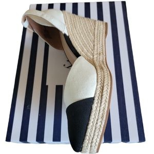 Brand new crown Ivy wedges